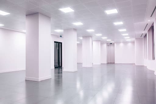 Best Flooring for Commercial Kitchens: Why Seamless Epoxy Beats Quarry Tile