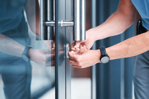 Choosing the Best Commercial Door Locksmith Near Me in 2026