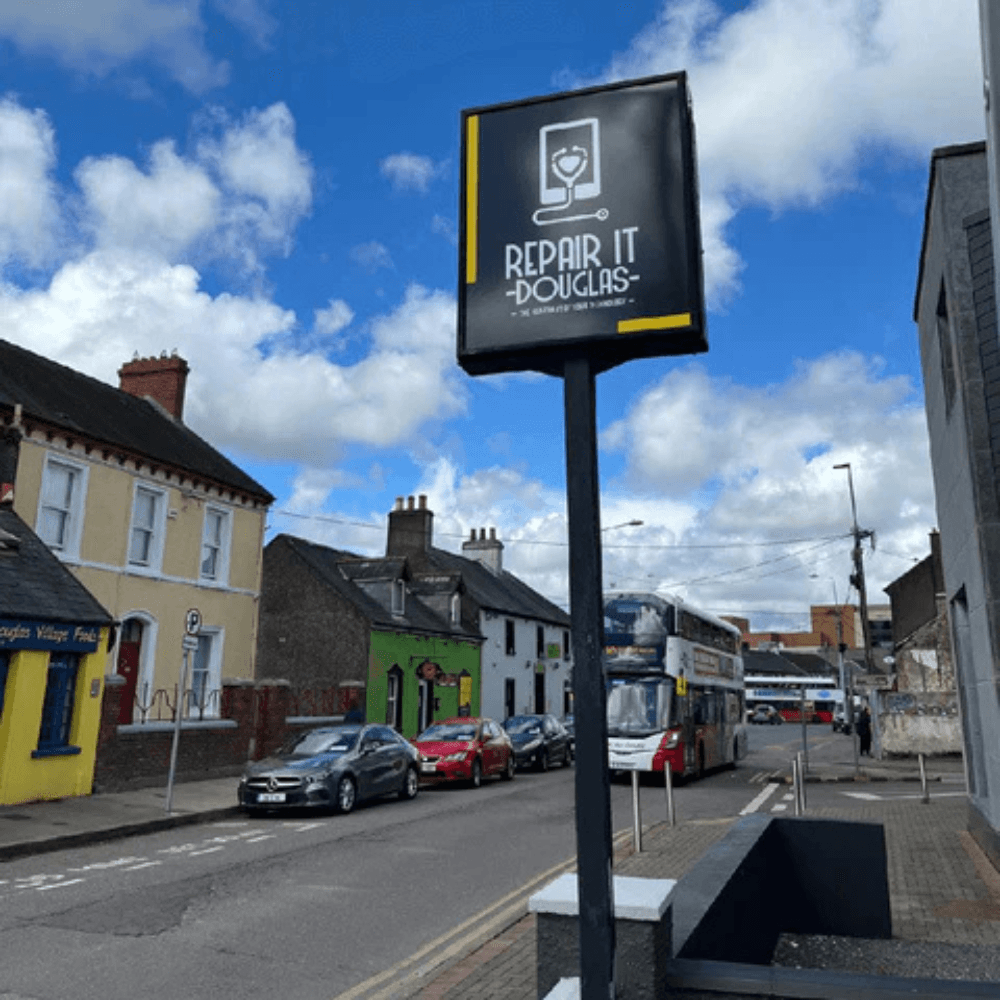 What Do Outdoor Directional Signs Actually Do for a Business?